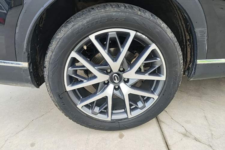 Used GAC Trumpchi GS8 2022 Linghang Series 2.0 TGDI Two-Wheel-Drive Luxury Smart Connectivity Version (7 Seats) Right Rear Wheel Hub