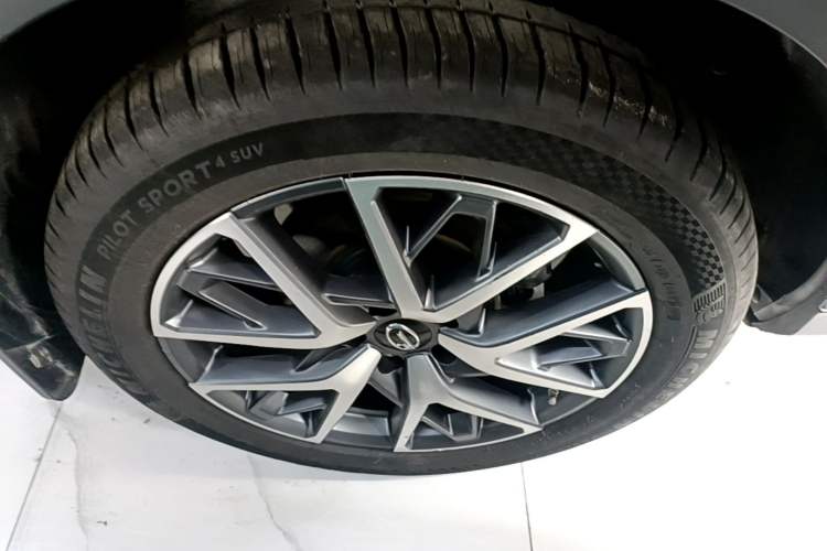 Used GAC Trumpchi GS8 2022 Linghang Series 2.0 TGDI Two-Wheel-Drive Luxury Smart Connectivity Version (7 Seats) Right Rear Wheel Hub