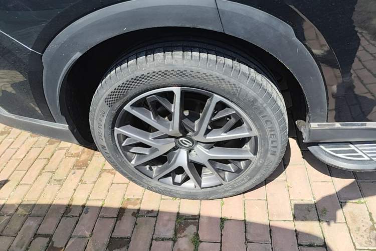 Used GAC Trumpchi GS8 2022 Linghang Series 2.0 TGDI Two-Wheel-Drive Luxury Smart Connectivity Version (7 Seats) Right Rear Wheel Hub