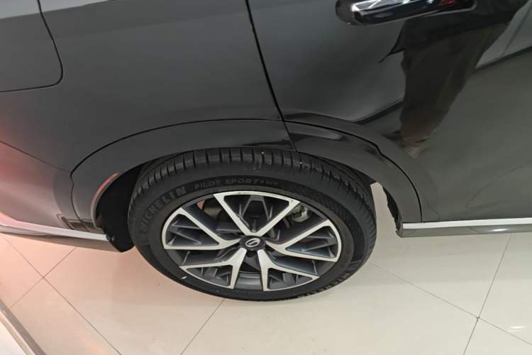 Used GAC Trumpchi GS8 2022 Dual-Engine Series 2.0TM Two-Wheel Drive Prestige Edition (7 Seats) Right Rear Wheel Hub