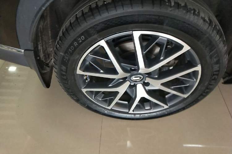 Used GAC Trumpchi GS8 2022 Linghang Series 2.0 TGDI Two-Wheel-Drive Luxury Smart Connectivity Version (7 Seats) Right Rear Wheel Hub