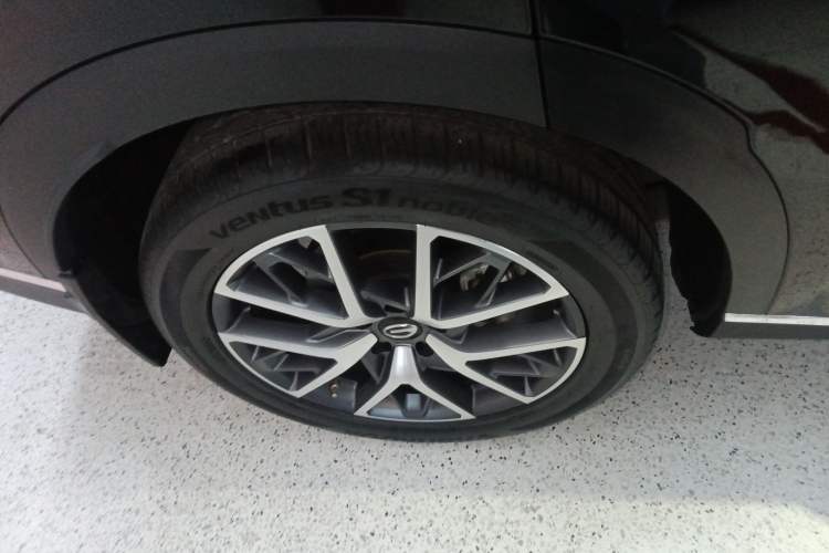 Used GAC Trumpchi GS8 2022 Linghang Series 2.0 TGDI Two-Wheel-Drive Luxury Smart Connectivity Version (7 Seats) Right Rear Wheel Hub