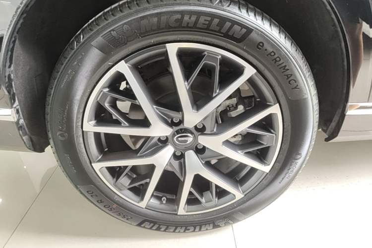 Used GAC Trumpchi GS8 2022 Double-Energy Series 2.0TM Four-Wheel Drive Premium Edition (7 Seats) Right Rear Wheel Hub