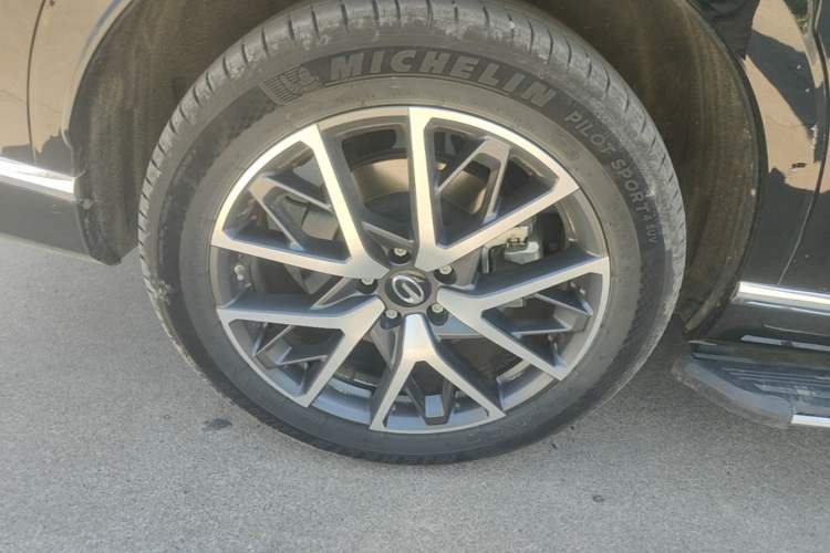 Used GAC Trumpchi GS8 2022 Dual-Engine Series 2.0TM Two-Wheel Drive Prestige Edition (7 Seats) Right Rear Wheel Hub