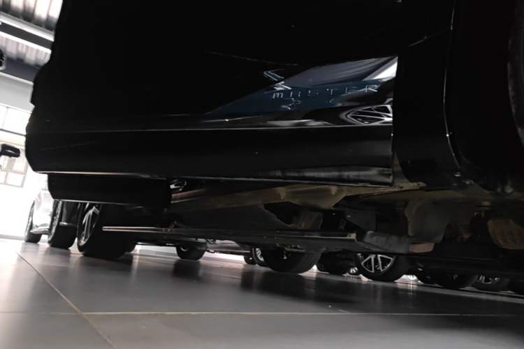 Used GAC Trumpchi GS8 2022 Double-Energy Series 2.0TM Two-Wheel Drive Prestige Edition (6 Seats) Right Side Sill