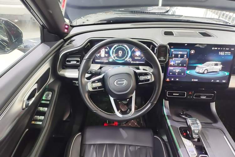 Used GAC Trumpchi GS8 2022 Linghang Series 2.0 TGDI Two-Wheel-Drive Luxury Smart Connectivity Version (7 Seats) Steering Wheel