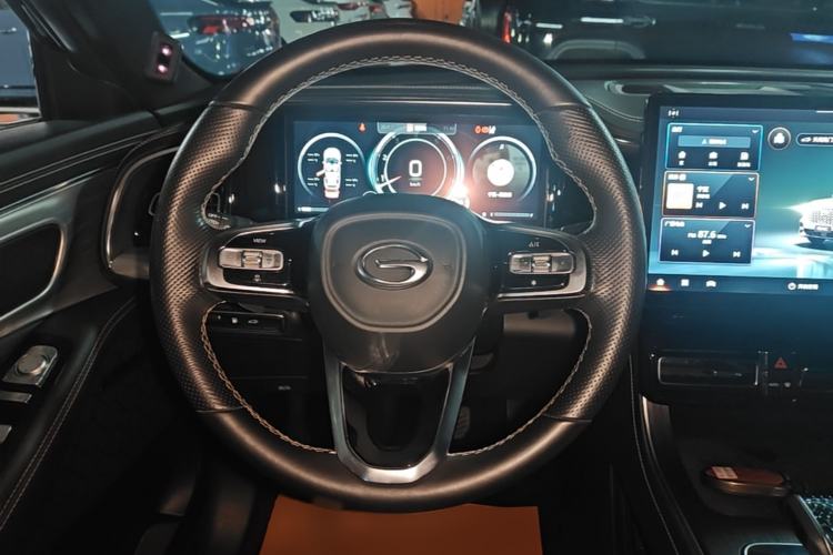 Used GAC Trumpchi GS8 2022 Linghang Series 2.0 TGDI Two-Wheel-Drive Luxury Smart Connectivity Version (7 Seats) Steering Wheel