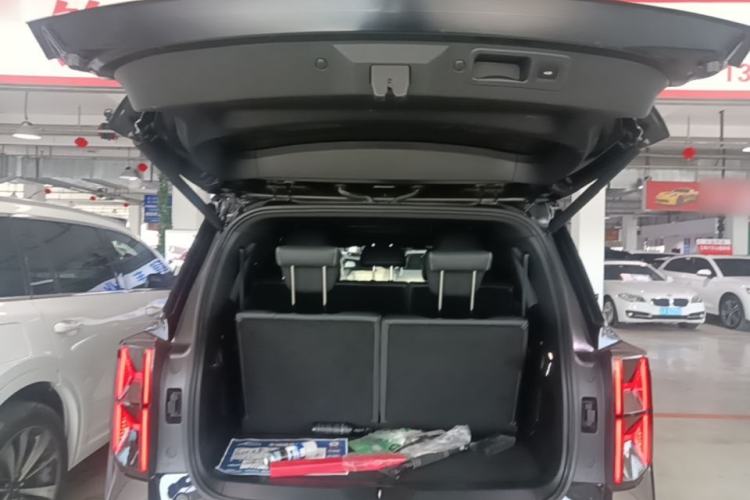 Used GAC Trumpchi GS8 2022 Dual-Engine Series 2.0TM Two-Wheel Drive Prestige Edition (7 Seats) Trunk