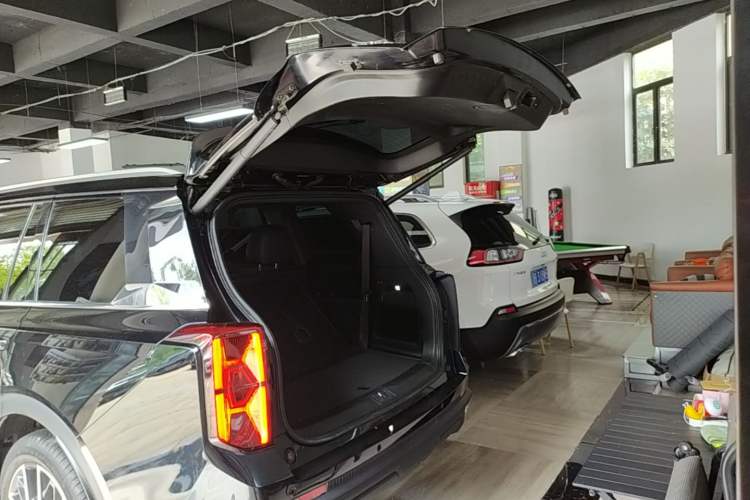 Used GAC Trumpchi GS8 2022 Linghang Series 2.0 TGDI Two-Wheel-Drive Luxury Smart Connectivity Version (7 Seats) Trunk