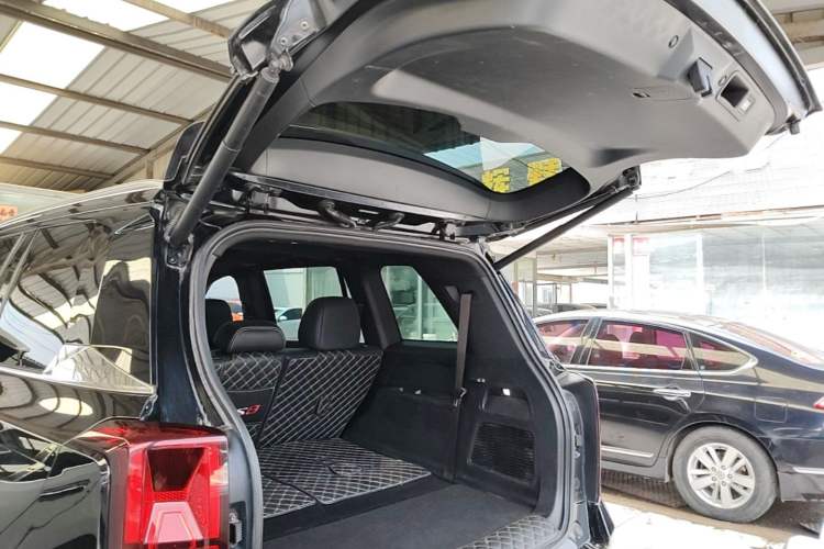 Used GAC Trumpchi GS8 2022 Flagship Series 2.0 TGDI Four-Wheel Drive Luxury Smart Connectivity Version (7 Seats) Trunk