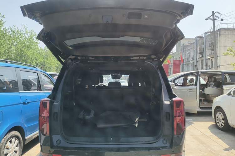 Used GAC Trumpchi GS8 2022 Linghang Series 2.0 TGDI Two-Wheel-Drive Luxury Smart Connectivity Version (7 Seats) Trunk