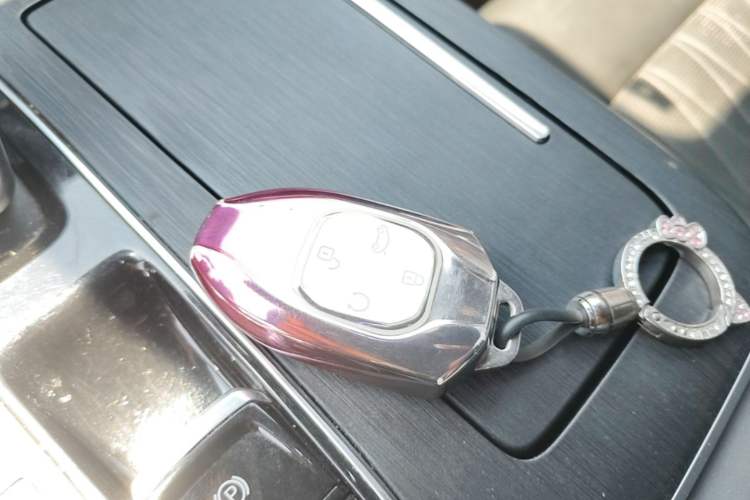 Used GAC Trumpchi GS8 2022 Linghang Series 2.0 TGDI Two-Wheel-Drive Luxury Smart Connectivity Version (7 Seats) Vehicle Key