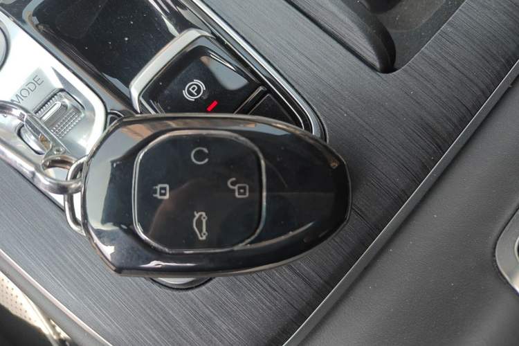 Used GAC Trumpchi GS8 2022 Flagship Series 2.0 TGDI Two-Wheel-Drive Prestige Edition (7 Seats) Vehicle Key