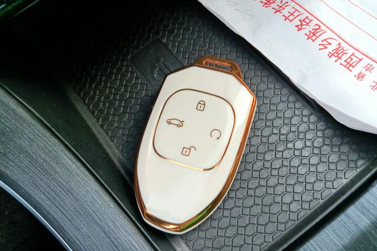 Used GAC Trumpchi GS8 2022 Linghang Series 2.0 TGDI Two-Wheel-Drive Luxury Smart Connectivity Version (7 Seats) Vehicle Key