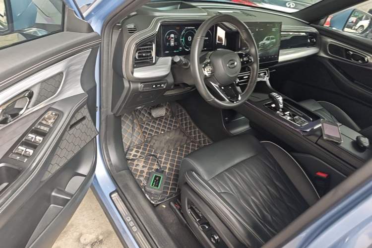 Used GAC Trumpchi GS8 2022 Dual-Engine Series 2.0TM Two-Wheel Drive Prestige Edition (7 Seats) Driver Seat