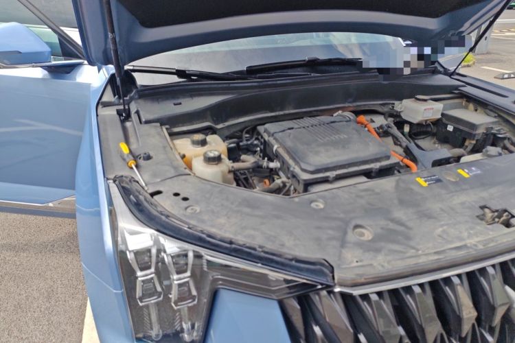 Used GAC Trumpchi GS8 2022 Double-Energy Series 2.0TM Two-Wheel Drive Prestige Edition (6 Seats) Engine Bay Right