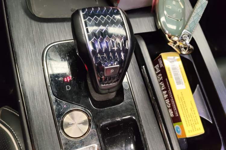 Used GAC Trumpchi GS8 2022 Double-Energy Series 2.0TM Four-Wheel Drive Premium Edition (7 Seats) Gear Lever