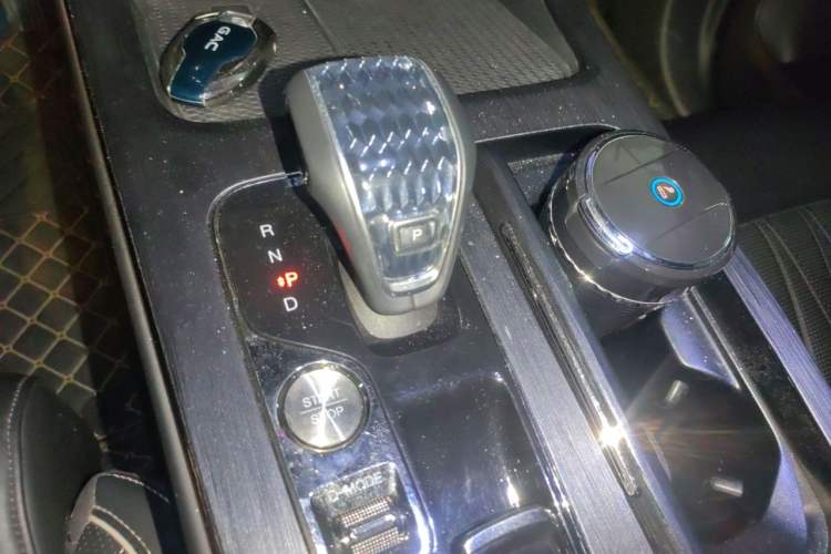 Used GAC Trumpchi GS8 2022 Double-Energy Series 2.0TM Four-Wheel Drive Premium Edition (7 Seats) Gear Lever