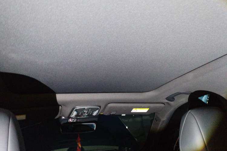 Used GAC Trumpchi GS8 2022 Flagship Series 2.0 TGDI Four-Wheel Drive Luxury Smart Connectivity Version (7 Seats) Headliner