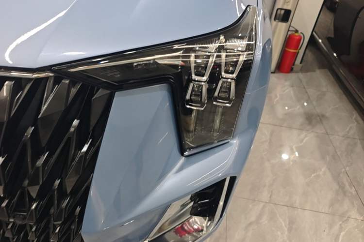 Used GAC Trumpchi GS8 2022 Double-Energy Series 2.0TM Two-Wheel Drive Prestige Edition (6 Seats) Left Front Headlight