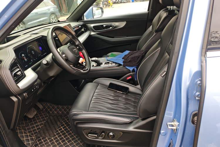 Used GAC Trumpchi GS8 2022 Dual-Engine Series 2.0TM Two-Wheel Drive Prestige Edition (7 Seats) Left Front Seat