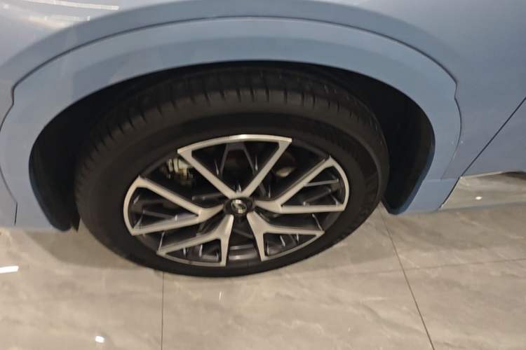 Used GAC Trumpchi GS8 2022 Double-Energy Series 2.0TM Two-Wheel Drive Prestige Edition (6 Seats) Left Front Wheel Hub