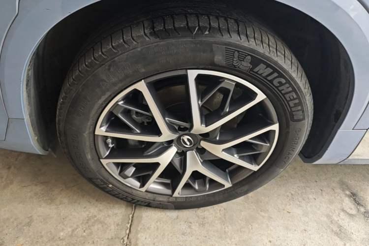 Used GAC Trumpchi GS8 2022 Dual-Engine Series 2.0TM Two-Wheel Drive Prestige Edition (7 Seats) Left Front Wheel Hub