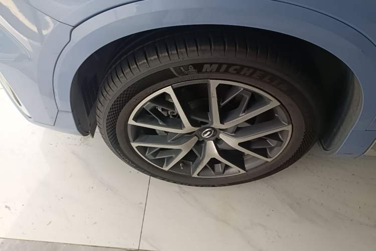 Used GAC Trumpchi GS8 2022 Double-Energy Series 2.0TM Two-Wheel Drive Prestige Edition (6 Seats) Left Front Wheel Hub