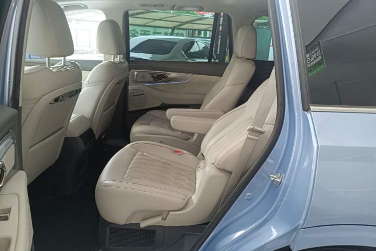 Used GAC Trumpchi GS8 2022 Double-Energy Series 2.0TM Two-Wheel Drive Prestige Edition (6 Seats) Left Rear Seat
