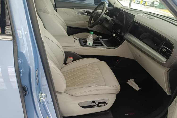 Used GAC Trumpchi GS8 2022 Double-Energy Series 2.0TM Two-Wheel Drive Prestige Edition (6 Seats) Right Front Seat