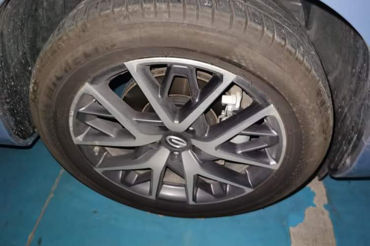 Used GAC Trumpchi GS8 2022 Dual-Engine Series 2.0TM Two-Wheel Drive Prestige Edition (7 Seats) Right Front Wheel Hub