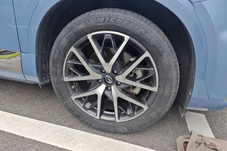Used GAC Trumpchi GS8 2022 Double-Energy Series 2.0TM Two-Wheel Drive Prestige Edition (6 Seats) Right Front Wheel Hub