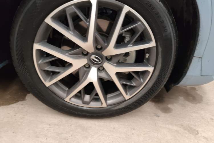 Used GAC Trumpchi GS8 2022 Double-Energy Series 2.0TM Four-Wheel Drive Premium Edition (7 Seats) Right Front Wheel Hub
