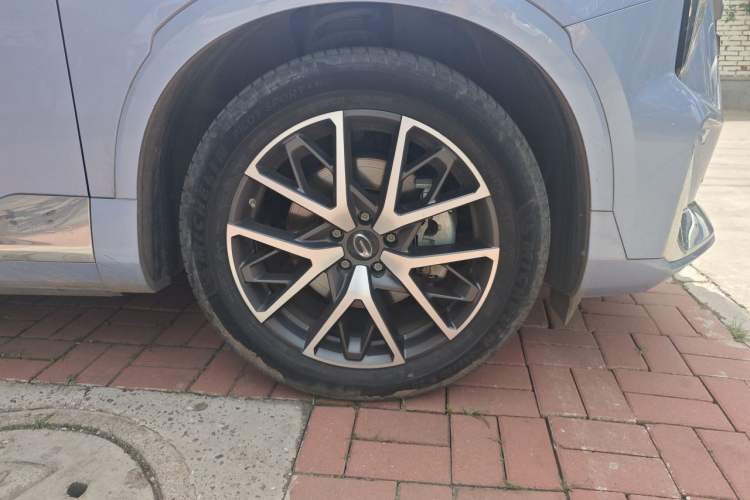 Used GAC Trumpchi GS8 2022 Dual-Engine Series 2.0TM Two-Wheel Drive Prestige Edition (7 Seats) Right Front Wheel Hub
