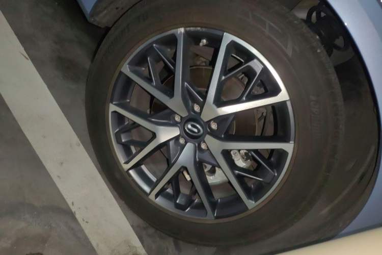 Used GAC Trumpchi GS8 2022 Double-Energy Series 2.0TM Four-Wheel Drive Premium Edition (7 Seats) Right Front Wheel Hub
