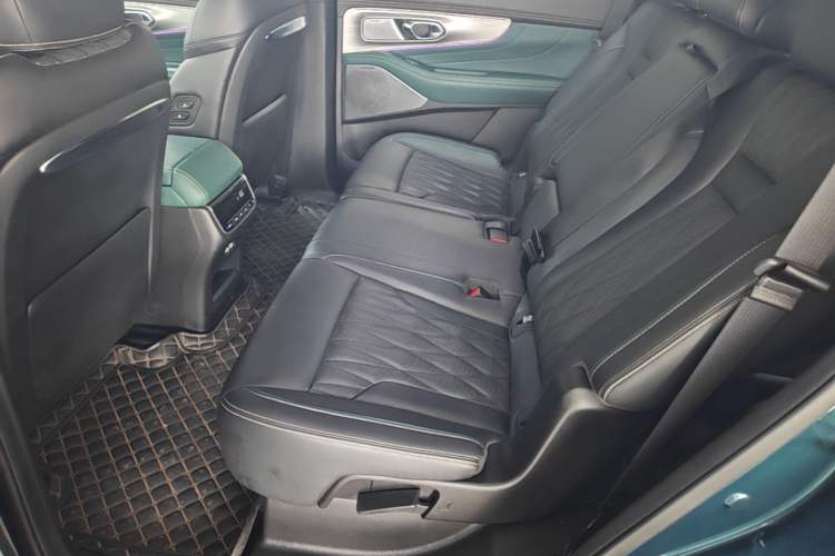 Used GAC Trumpchi GS8 2022 Flagship Series 2.0 TGDI Two-Wheel-Drive Prestige Edition (7 Seats) Left Rear Seat