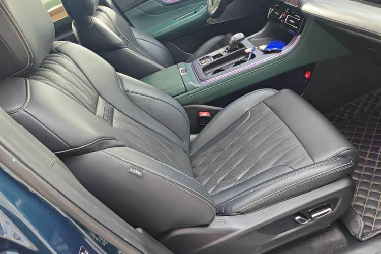 Used GAC Trumpchi GS8 2022 Flagship Series 2.0 TGDI Two-Wheel-Drive Prestige Edition (7 Seats) Right Front Seat