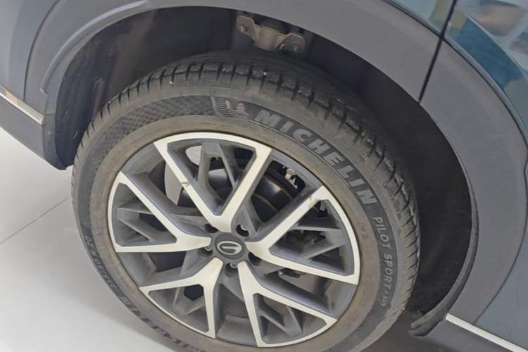 Used GAC Trumpchi GS8 2022 Flagship Series 2.0 TGDI Two-Wheel-Drive Prestige Edition (7 Seats) Right Rear Wheel Hub