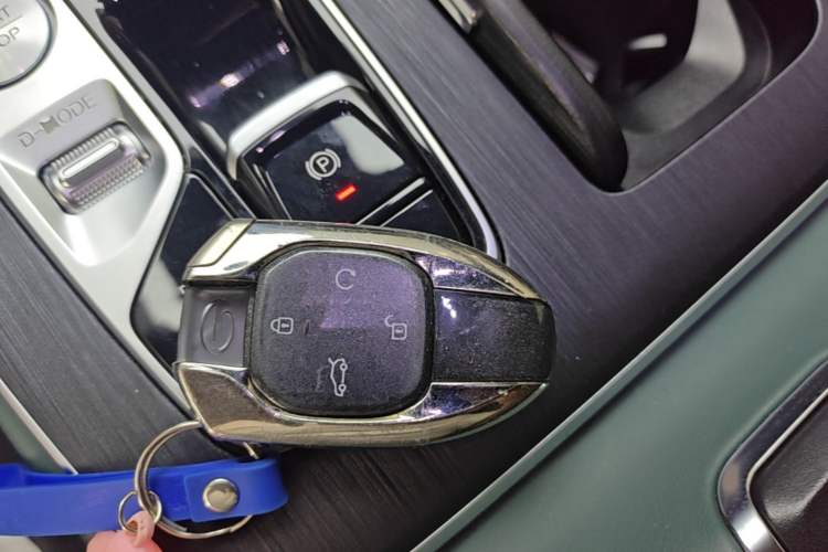 Used GAC Trumpchi GS8 2022 Flagship Series 2.0 TGDI Two-Wheel-Drive Prestige Edition (7 Seats) Vehicle Key
