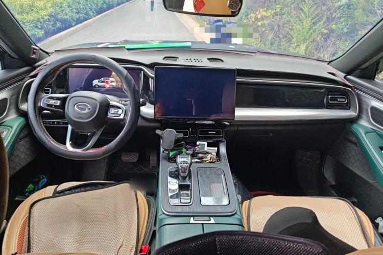 Used GAC Trumpchi GS8 2022 Linghang Series 2.0 TGDI Two-Wheel-Drive Luxury Smart Connectivity Version (7 Seats) Center Console