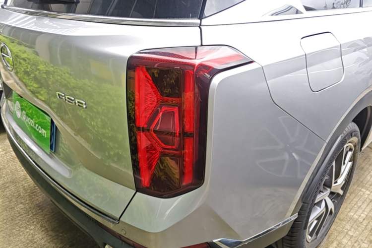 Used GAC Trumpchi GS8 2022 Linghang Series 2.0 TGDI Two-Wheel-Drive Luxury Smart Connectivity Version (7 Seats) Exterior 3