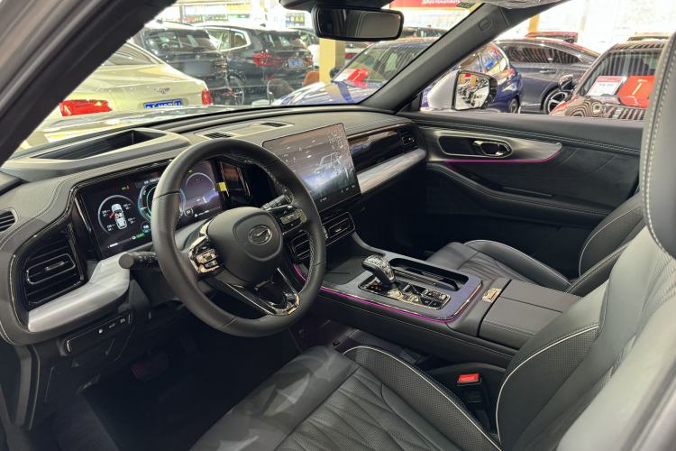 Used GAC Trumpchi GS8 2022 Dual-Engine Series 2.0TM Two-Wheel Drive Prestige Edition (7 Seats) Interior 1