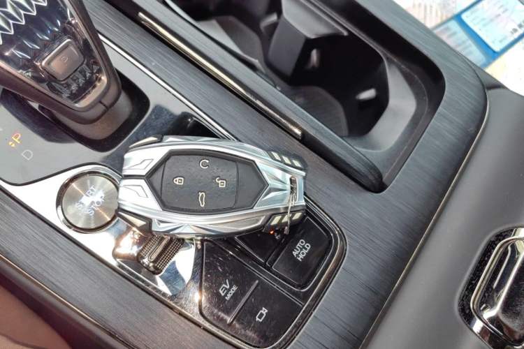Used GAC Trumpchi GS8 2022 Double-Energy Series 2.0TM Four-Wheel Drive Premium Edition (7 Seats) Interior 1