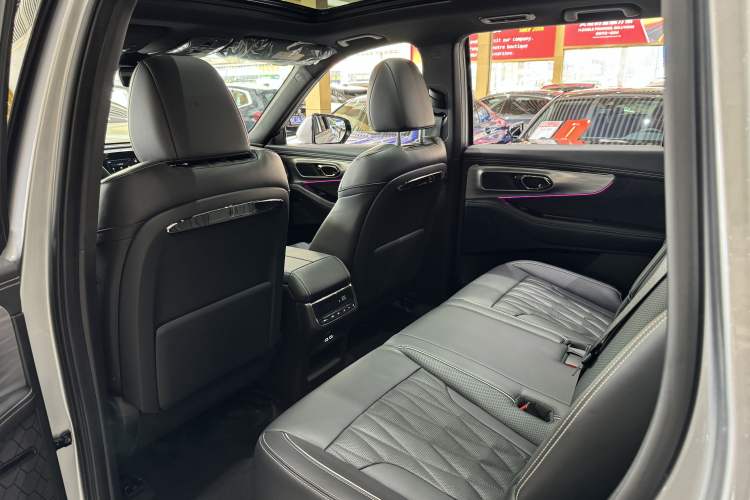 Used GAC Trumpchi GS8 2022 Dual-Engine Series 2.0TM Two-Wheel Drive Prestige Edition (7 Seats) Interior 11