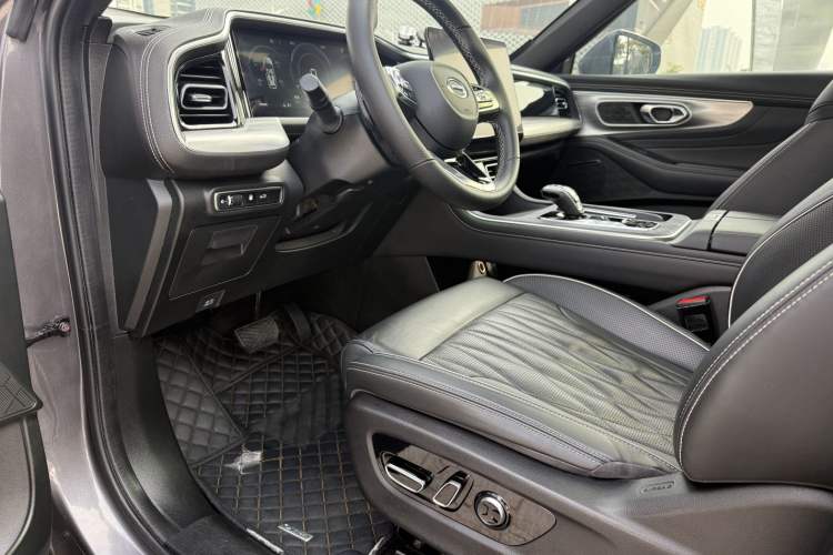 Used GAC Trumpchi GS8 2022 Linghang Series 2.0 TGDI Two-Wheel Drive Luxury Smart Connectivity Version (6 Seats) Interior 12
