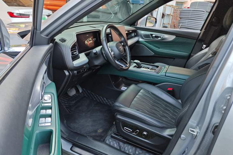 Used GAC Trumpchi GS8 2022 Flagship Series 2.0 TGDI Two-Wheel-Drive Prestige Edition (7 Seats) Interior 2
