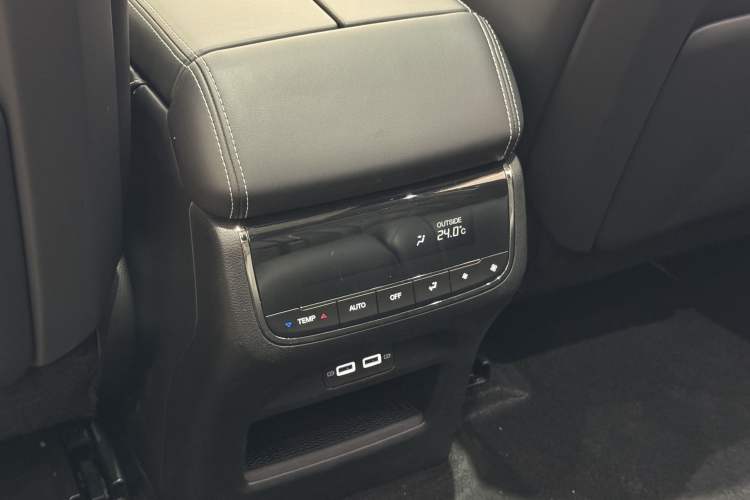 Used GAC Trumpchi GS8 2022 Dual-Engine Series 2.0TM Two-Wheel Drive Prestige Edition (7 Seats) Interior 7