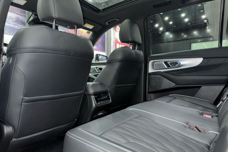 Used GAC Trumpchi GS8 2022 Flagship Series 2.0 TGDI Four-Wheel Drive Luxury Smart Connectivity Version (7 Seats) Interior 9