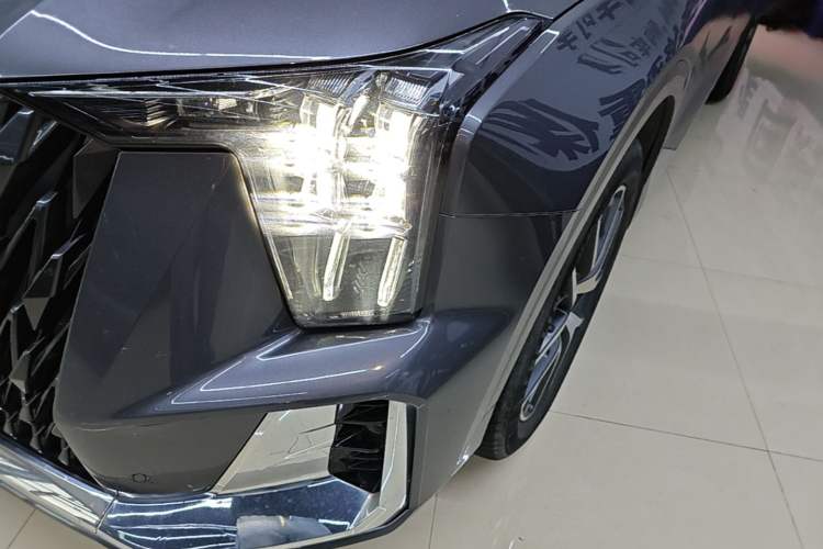 Used GAC Trumpchi GS8 2022 Double-Energy Series 2.0TM Two-Wheel Drive Prestige Edition (6 Seats) Left Front Headlight