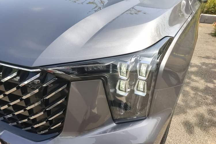 Used GAC Trumpchi GS8 2022 Linghang Series 2.0 TGDI Two-Wheel Drive Luxury Smart Connectivity Version (6 Seats) Left Front Headlight